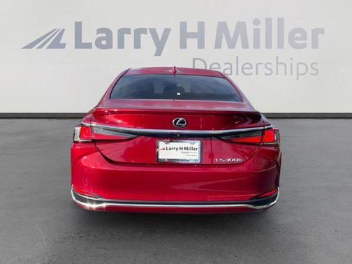 2024 Lexus ES 300h Base