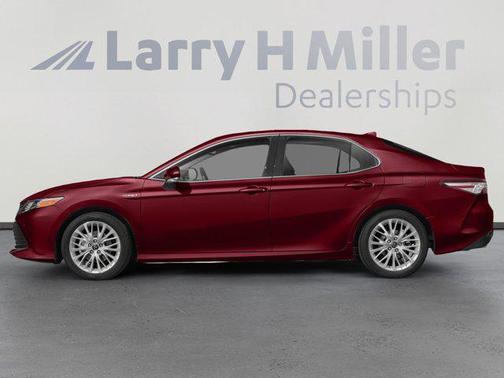 2020 Toyota Camry Hybrid XLE