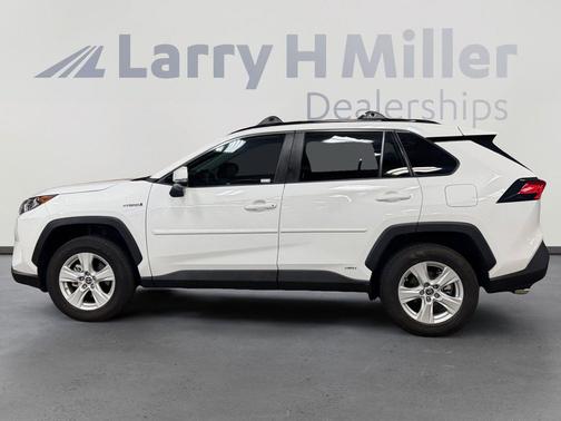 Super White 2021 Toyota RAV4 Hybrid XLE