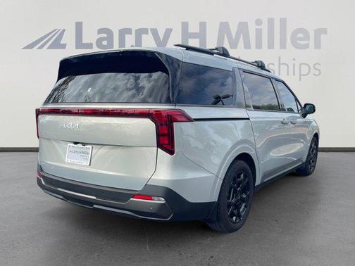 2025 Kia Carnival SX