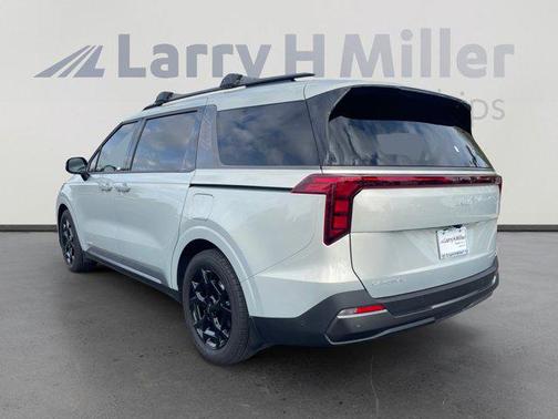 2025 Kia Carnival SX