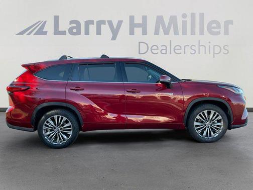 2021 Toyota Highlander Hybrid Platinum