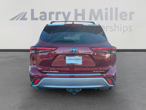 2021 Toyota Highlander Hybrid Platinum