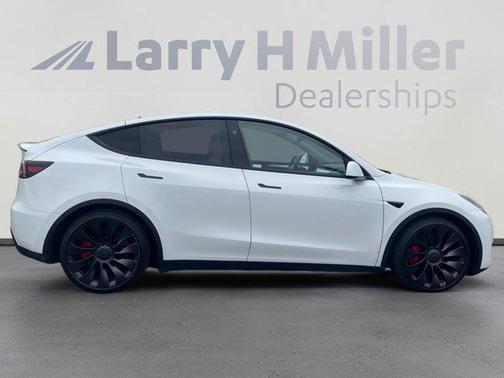 2025 Tesla Model Y Performance