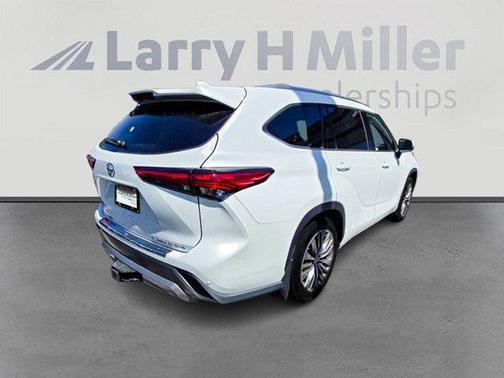 2022 Toyota Highlander Platinum