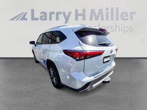 2022 Toyota Highlander Platinum
