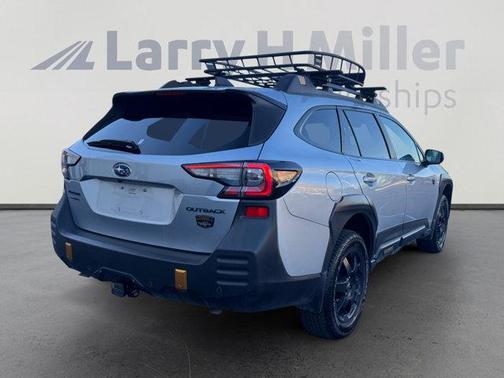 Ice Silver Metallic 2022 Subaru Outback Wilderness
