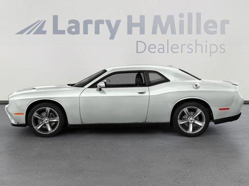 2017 Dodge Challenger SXT