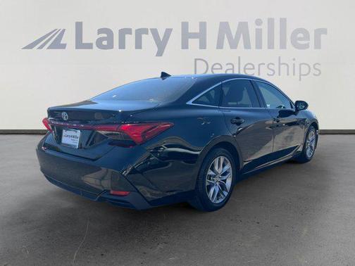 2021 Toyota Avalon Hybrid XLE