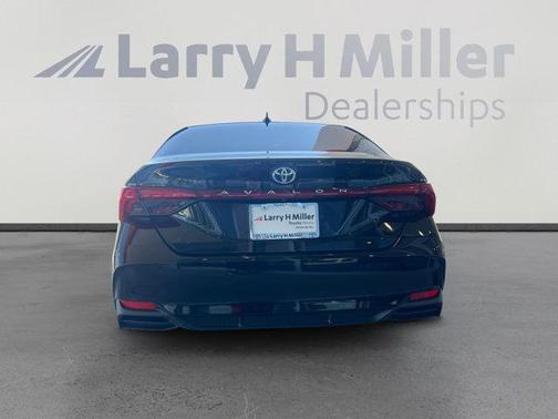 2021 Toyota Avalon Hybrid XLE