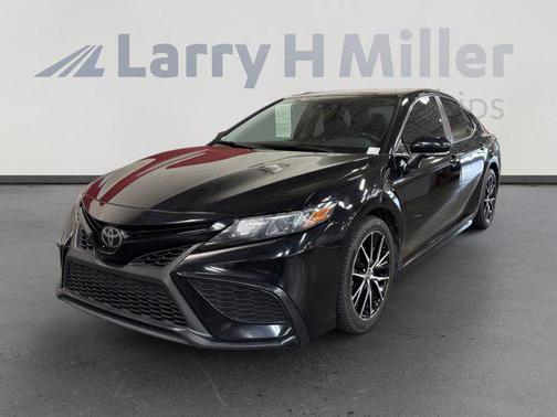 Midnight Black Metallic 2022 Toyota Camry SE