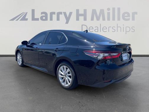 Midnight Black Metallic 2022 Toyota Camry LE