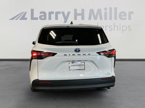 2021 Toyota Sienna LE