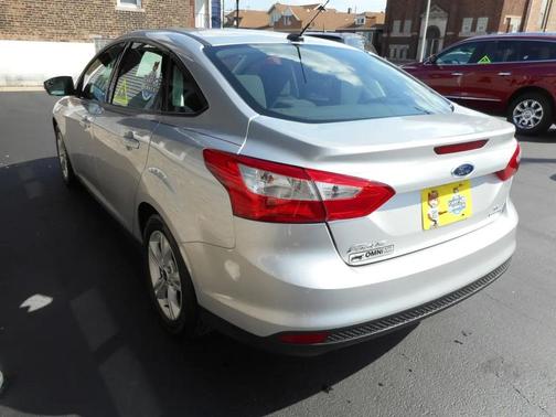 Ingot Silver 2014 Ford Focus SE