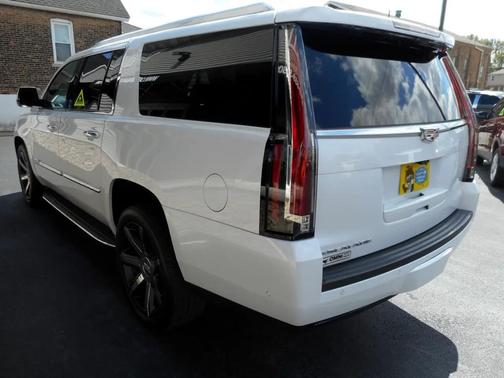2017 Cadillac Escalade ESV Luxury