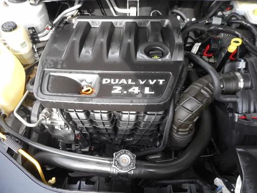 2012 Dodge Avenger SE