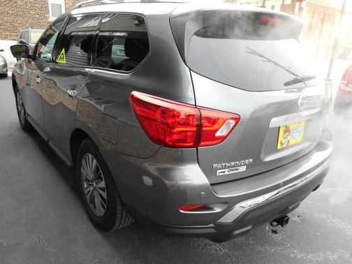 2018 Nissan Pathfinder SL