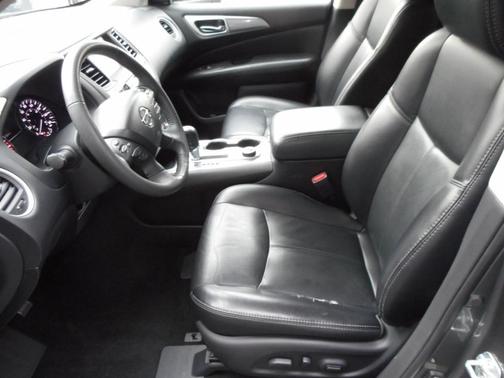 2018 Nissan Pathfinder SL