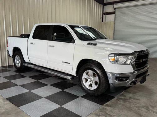 Bright White Clearcoat 2020 RAM 1500 Big Horn/Lone Star