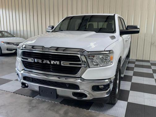 Bright White Clearcoat 2020 RAM 1500 Big Horn/Lone Star