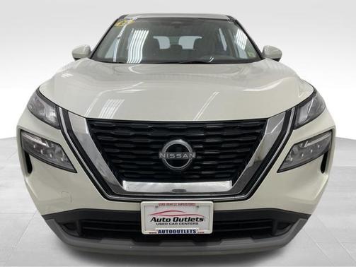 White 2023 Nissan Rogue SV