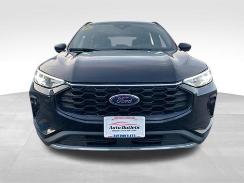 Agate Black Metallic 2025 Ford Escape ST-Line