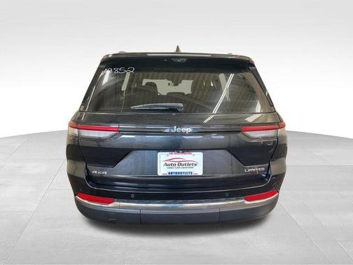 Diamond Black 2023 Jeep Grand Cherokee Limited