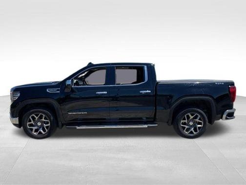 Onyx Black 2022 GMC Sierra 1500 SLT