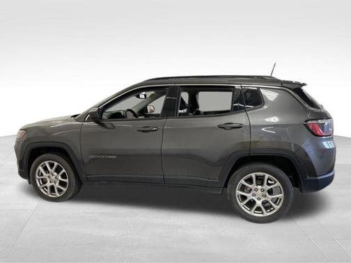 Granite Crystal Clearcoat Metallic 2022 Jeep Compass Latitude Lux