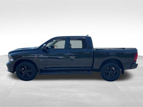 Brilliant Black Crystal Pearlcoat 2019 RAM 1500 Classic Express