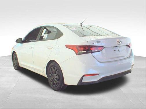 2022 Hyundai Accent SE