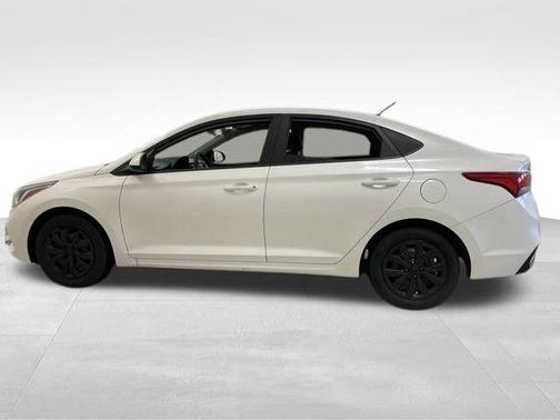 2022 Hyundai Accent SE