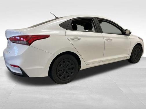 2022 Hyundai Accent SE