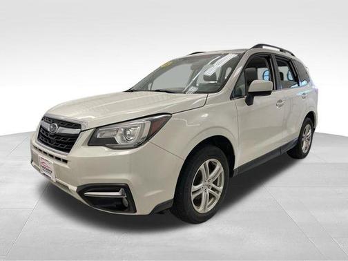Crystal White Pearl 2018 Subaru Forester 2.5i Limited