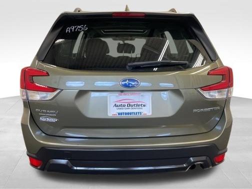 Autumn Green Metallic 2023 Subaru Forester Premium