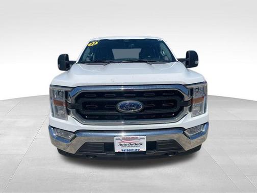 Oxford White 2022 Ford F-150 XLT