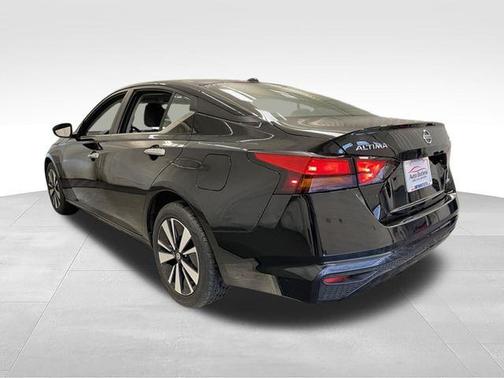 Super Black Clearcoat 2021 Nissan Altima 2.5 SV