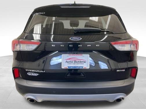 2022 Ford Escape Titanium