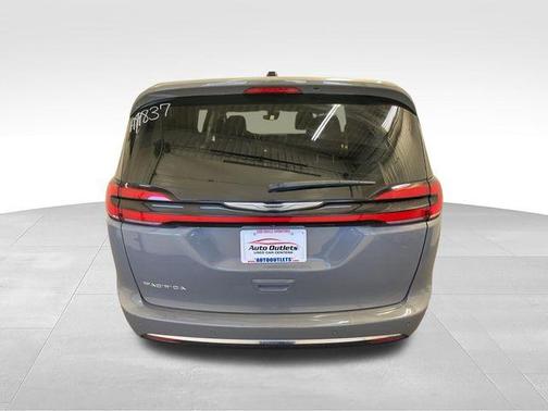 Ceramic Gray Clearcoat 2023 Chrysler Pacifica Touring-L