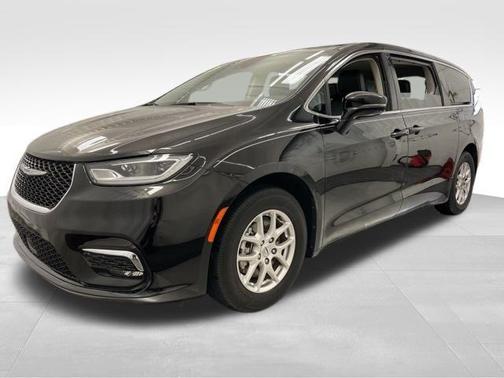 2024 Chrysler Pacifica Touring-L