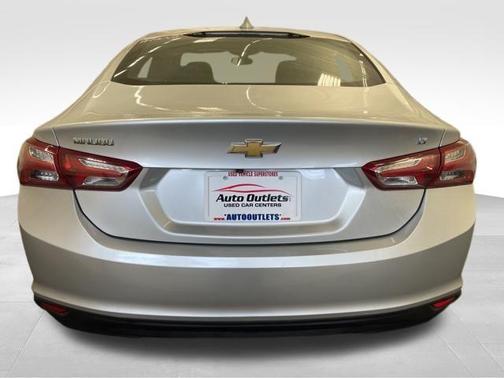 Silver Ice Metallic 2020 Chevrolet Malibu LT