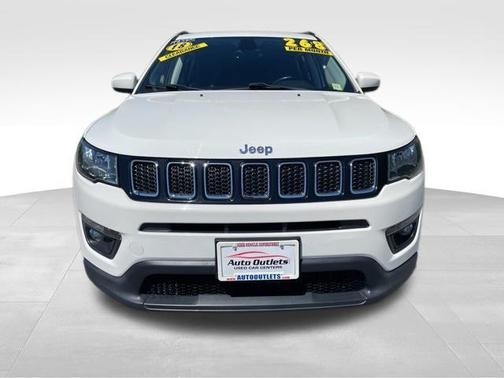 White Clearcoat 2018 Jeep Compass Latitude
