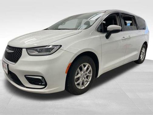 2023 Chrysler Pacifica Touring-L