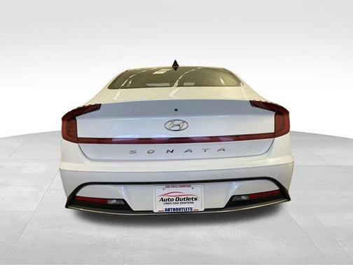Quartz White 2022 Hyundai SONATA SE