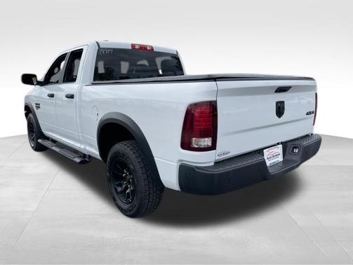Bright White Clearcoat 2022 RAM 1500 Classic SLT