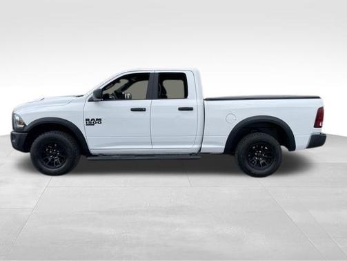 Bright White Clearcoat 2022 RAM 1500 Classic SLT