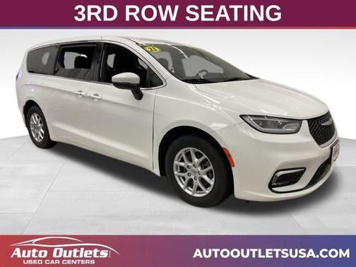 2023 Chrysler Pacifica Touring