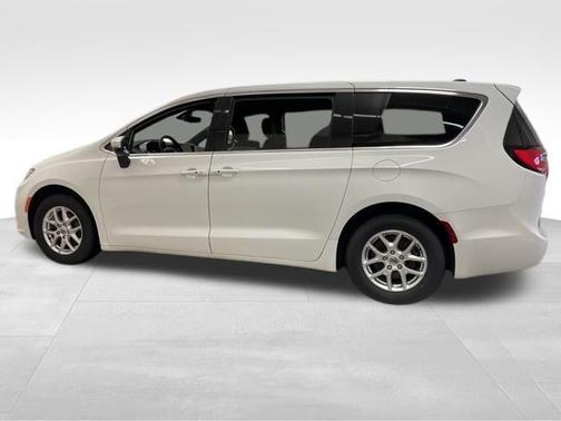2023 Chrysler Pacifica Touring