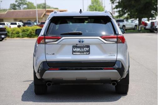 2020 Toyota RAV4 Hybrid SE
