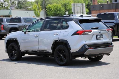 2020 Toyota RAV4 Hybrid SE
